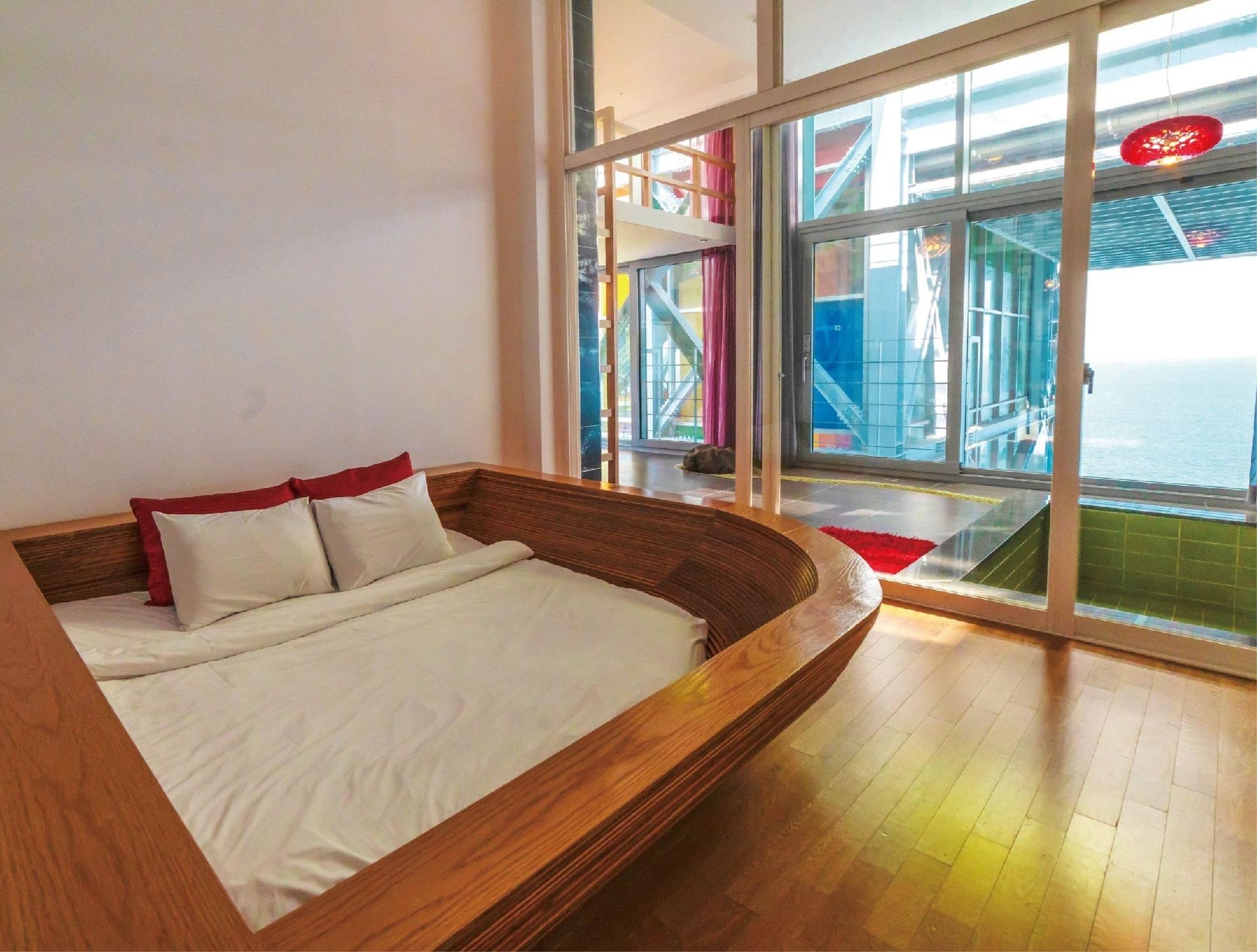 Hotel Haslla Art World Museum 3*