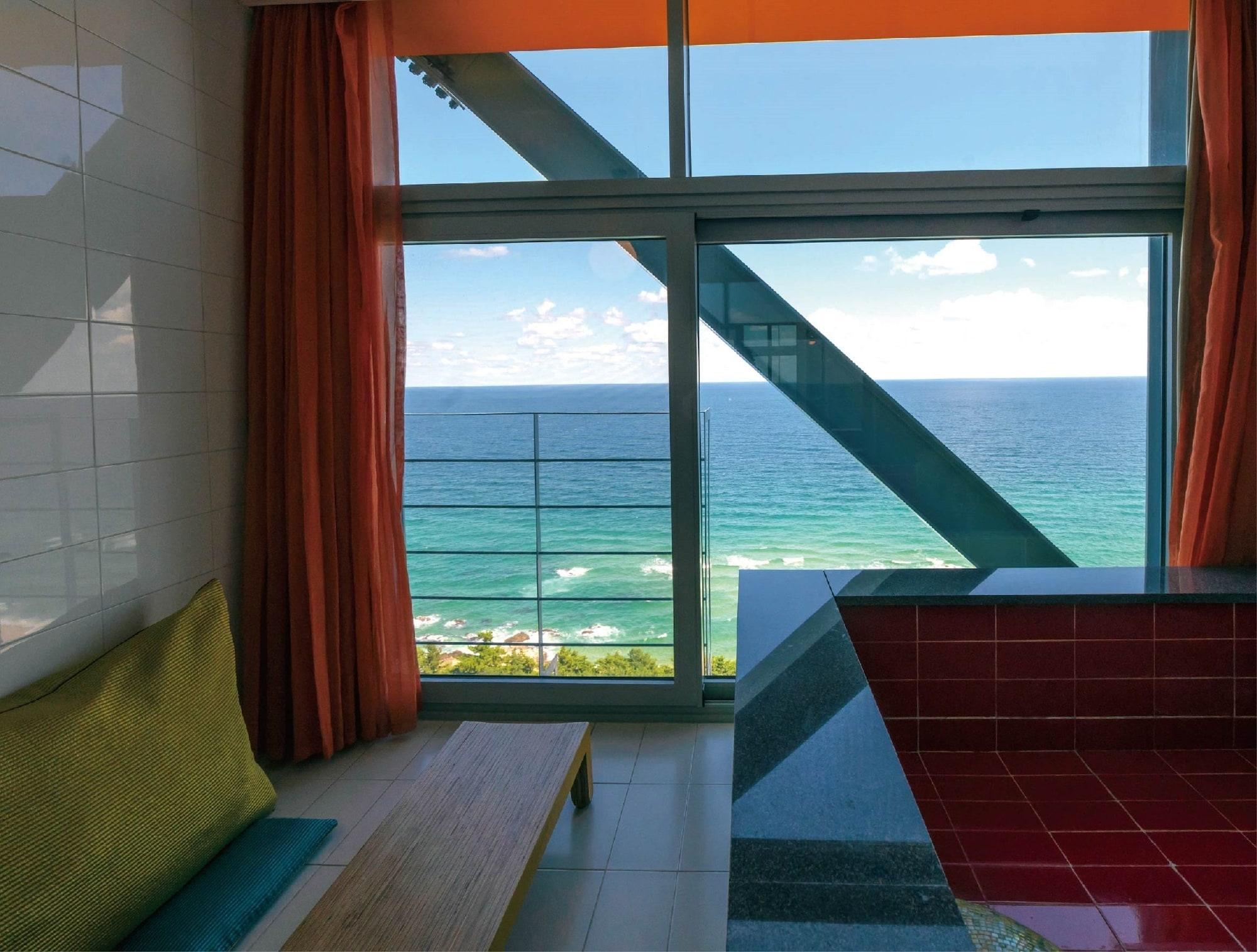 Haslla Art World Museum Hotel