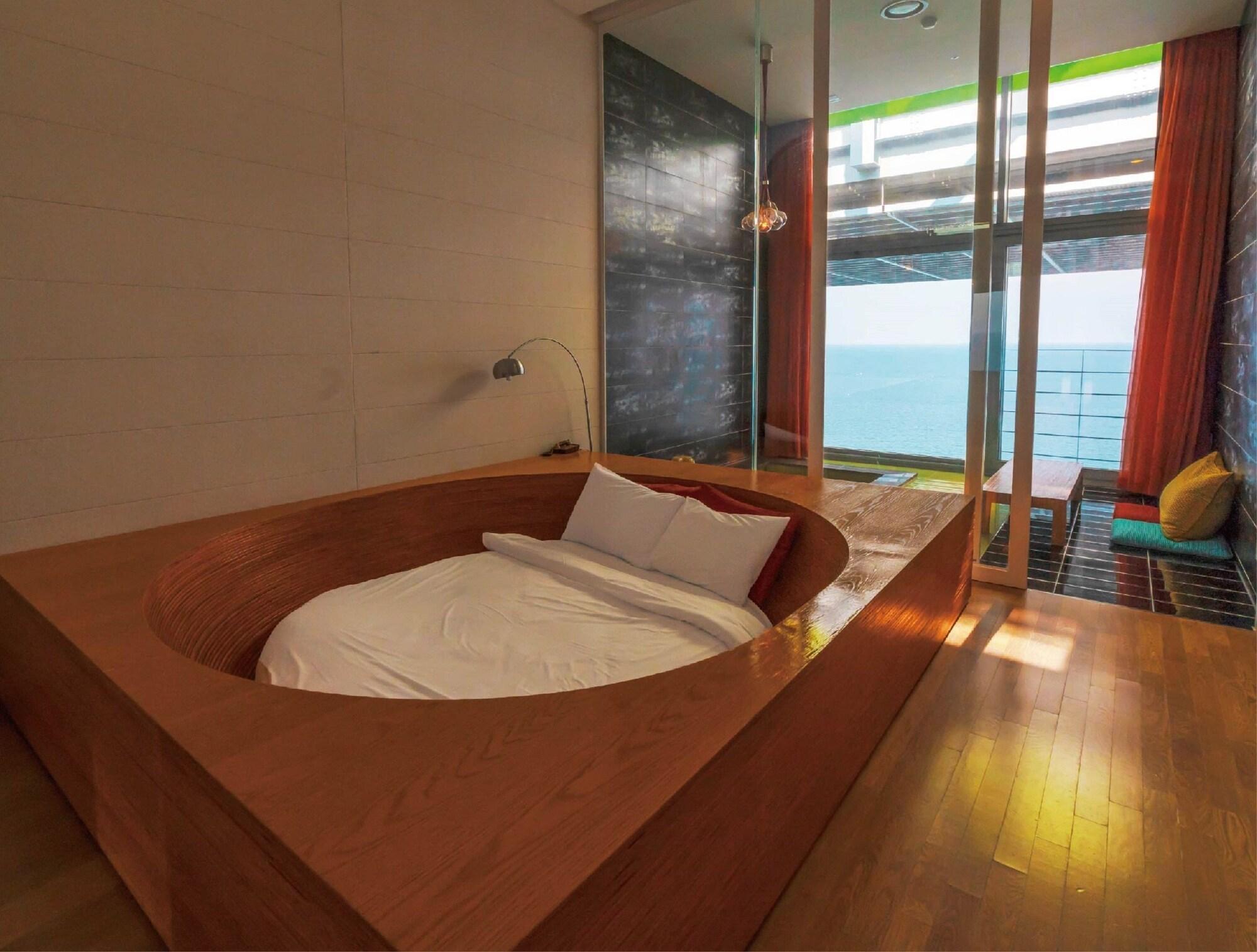 Hotel Haslla Art World Museum 3*