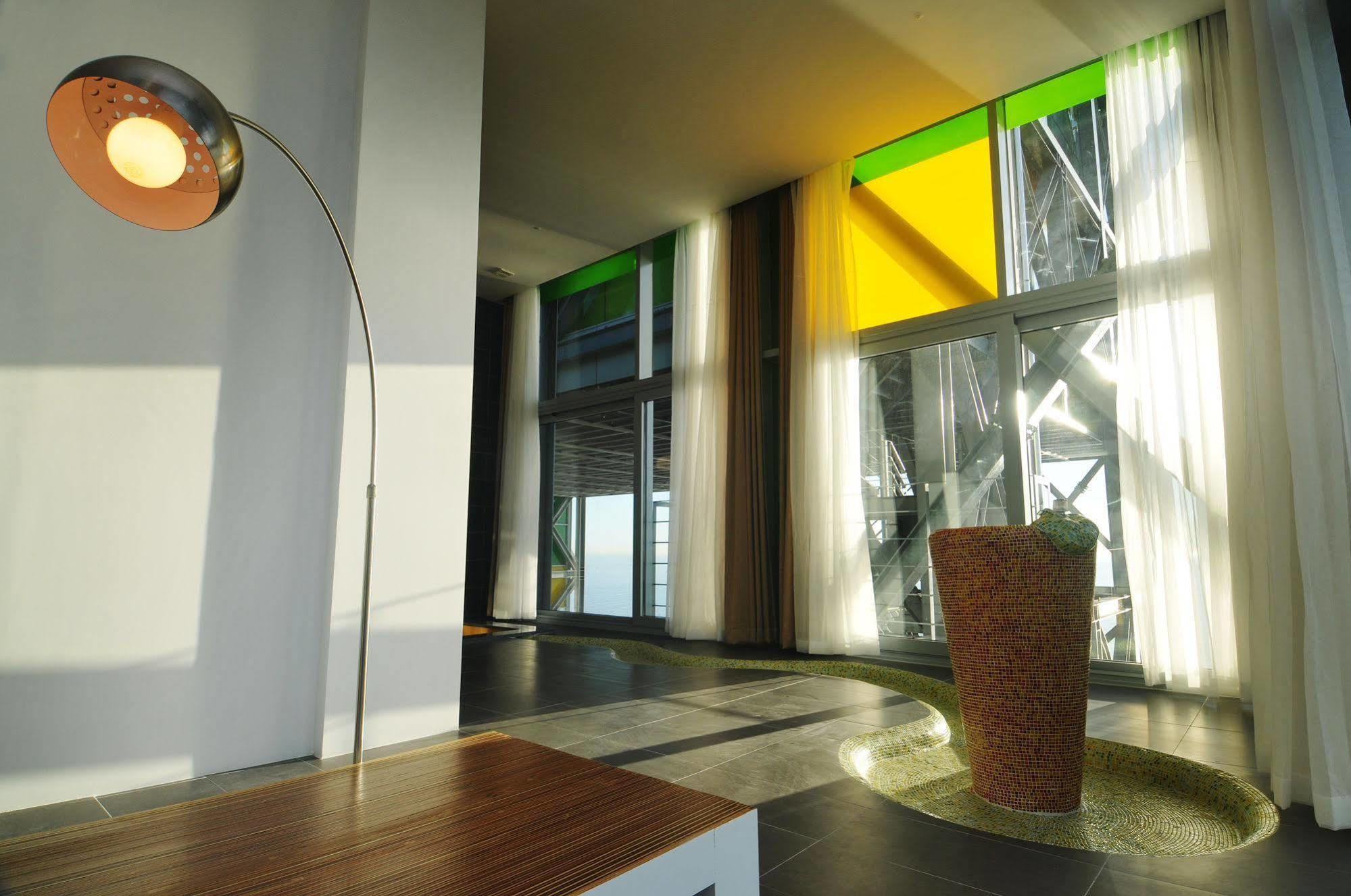Hotel Haslla Art World Museum 3*