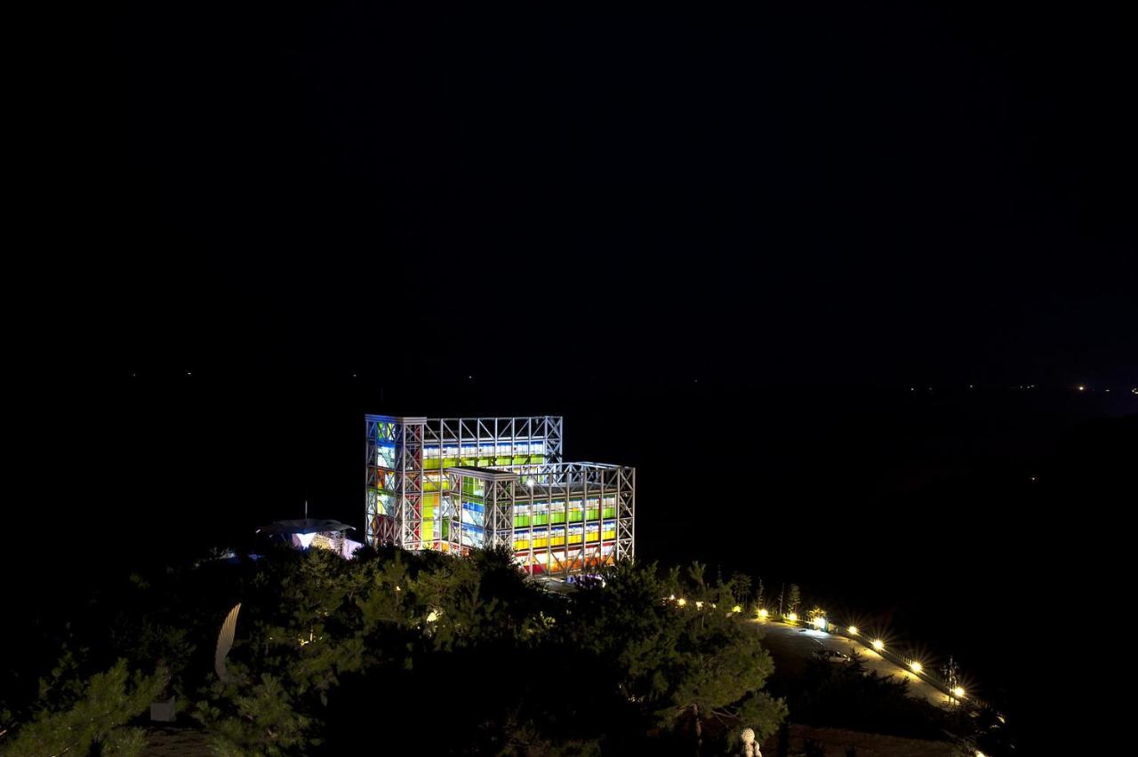 Haslla Art World Museum Hotel 3*