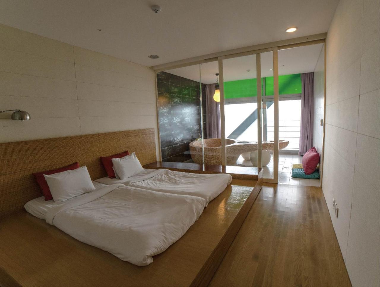 Hotel Haslla Art World Museum